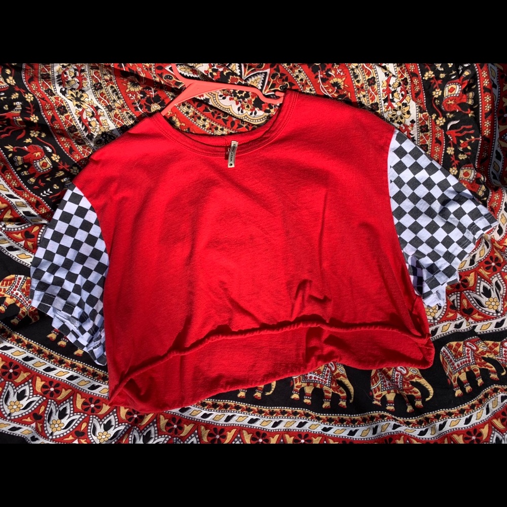 Red checkered sleeve crop top